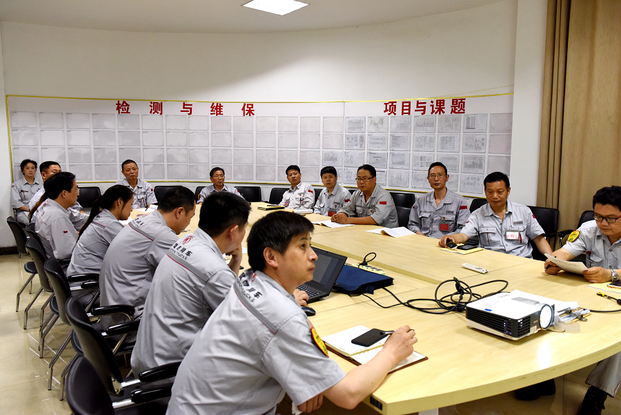 C:\Users\liangxq\Desktop\“三個報告”剛露面，鍛造廠員工為何討論的既熱烈又激烈？\鍛造廠分組討論公司黨代會報告現(xiàn)場7.jpg
